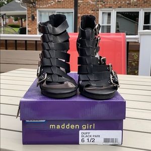 Wedged buckle sandals